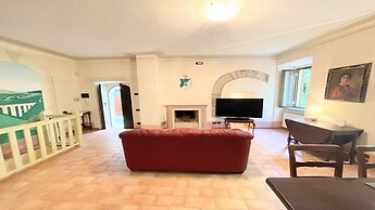 Spoleto Storico Spacious City House - car Unnecessary - Wifi - Sleeps 