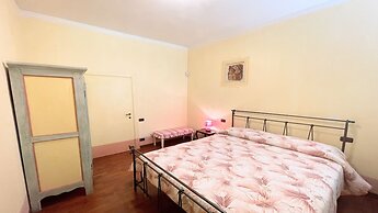 Spoleto Storico Spacious City House - car Unnecessary - Wifi - Sleeps 