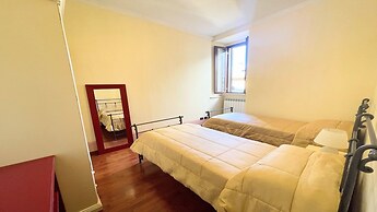 Spoleto Storico Spacious City House - car Unnecessary - Wifi - Sleeps 