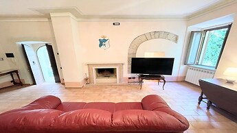 Spoleto Storico Spacious City House - car Unnecessary - Wifi - Sleeps 