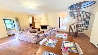 Spoleto Storico Spacious City House - car Unnecessary - Wifi - Sleeps 