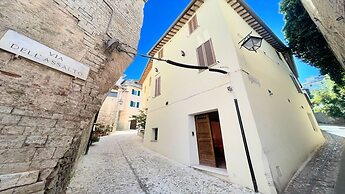 Spoleto Storico Spacious City House - car Unnecessary - Wifi - Sleeps 