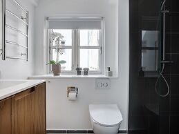 Sanders Regent - Lovely 2-bdr Apt w Terrace