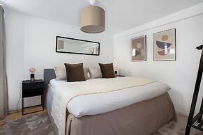 Sanders Regent - Lovely 2-bdr Apt w Terrace