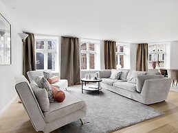 Sanders Regent - Lovely 2-bdr Apt w Terrace