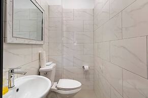 Luxury Living Modern & Contemporary Home With Brand New Pool in Manor 