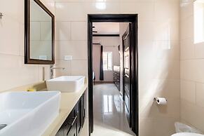 Luxury Living Modern & Contemporary Home With Brand New Pool in Manor 