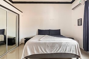 Luxury Living Modern & Contemporary Home With Brand New Pool in Manor 