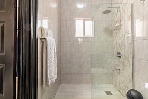 Luxury Living Modern & Contemporary Home With Brand New Pool in Manor 