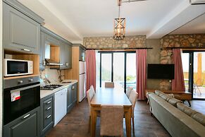 2 Bedroom Private Villa With Infinity Pool and Sea View