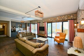 2 Bedroom Private Villa With Infinity Pool and Sea View