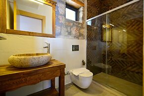 2 Bedroom Private Villa With Infinity Pool and Sea View