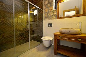 2 Bedroom Private Villa With Infinity Pool and Sea View