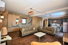 2 Bedroom Private Villa With Infinity Pool and Sea View