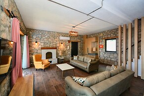 2 Bedroom Private Villa With Infinity Pool and Sea View