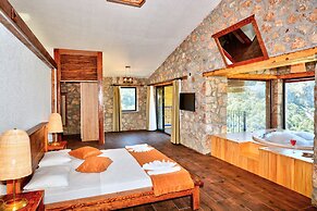 2 Bedroom Private Villa With Infinity Pool and Sea View