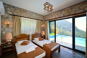 2 Bedroom Private Villa With Infinity Pool and Sea View