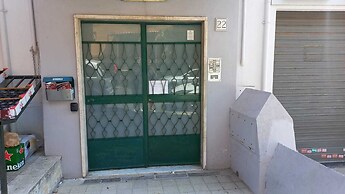 Studio Near Alessandrino Metro C