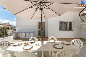 2725 Villa Beatrice by Barbarhouse