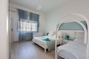 2725 Villa Beatrice by Barbarhouse