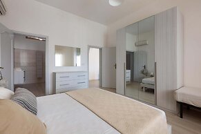 2725 Villa Beatrice by Barbarhouse