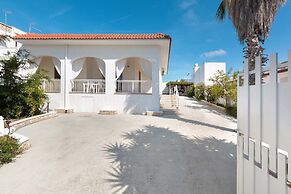 2725 Villa Beatrice by Barbarhouse