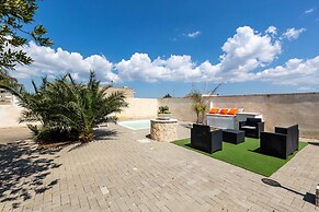 2671 Villetta Holly by Barbarhouse