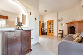 2671 Villetta Holly by Barbarhouse