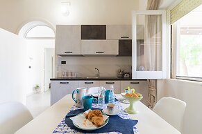 2473 Villetta Seaside by Barbarhouse