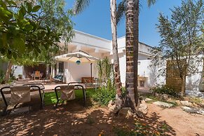 2473 Villetta Seaside by Barbarhouse