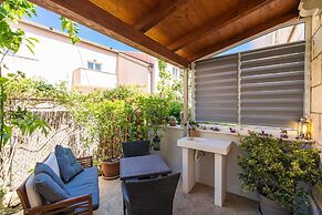 Apartments & Room Frane