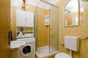 Apartments & Room Frane