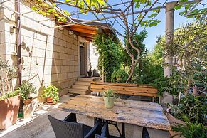 Apartments & Room Frane