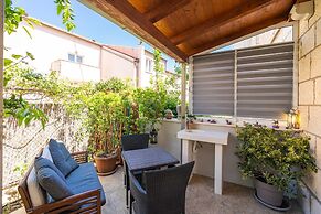 Apartments & Room Frane