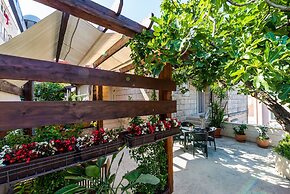 Apartments & Room Frane