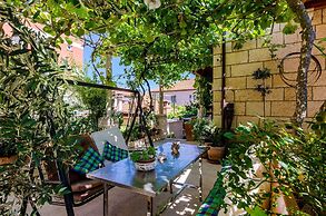 Apartments & Room Frane