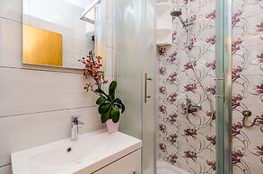 Apartments & Room Frane