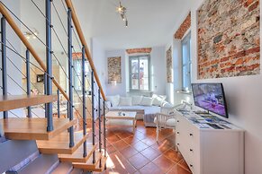 La Voce Del Lago Pied Dans L' Eau