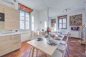 La Voce Del Lago Pied Dans L' Eau