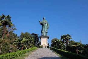 La Voce Del Lago Pied Dans L' Eau