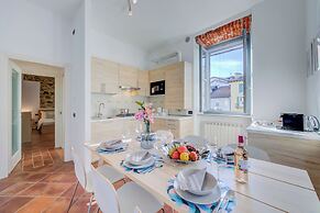 La Voce Del Lago Pied Dans L' Eau