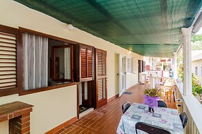 Apartments Villa Molunat 1