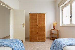 2401 Villetta Rosa by Barbarhouse