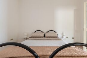 2401 Villetta Rosa by Barbarhouse