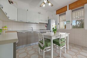 2338 Bilo Imma B by Barbarhouse