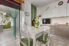 2338 Bilo Imma B by Barbarhouse