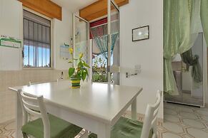 2338 Bilo Imma B by Barbarhouse