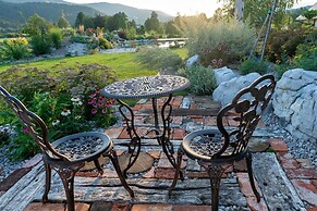 Cottage Happiness With Sauna and Natural Pool