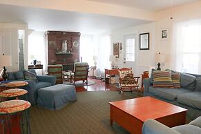 5449 Emerald 5 Bedroom Home by RedAwning