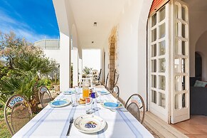 2961 Villa Poesia by Barbarhouse